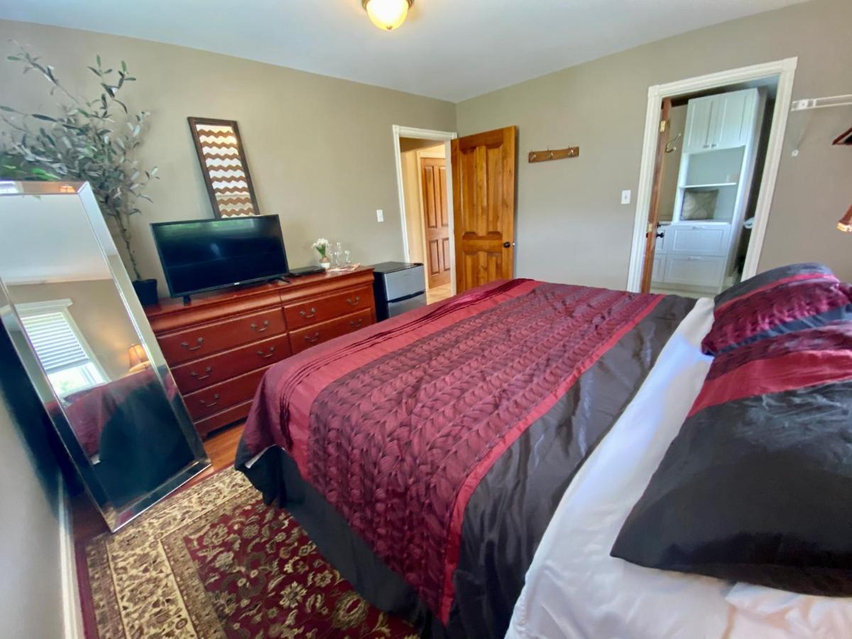 The Glen Huron Inn Duntroon Bagian luar foto