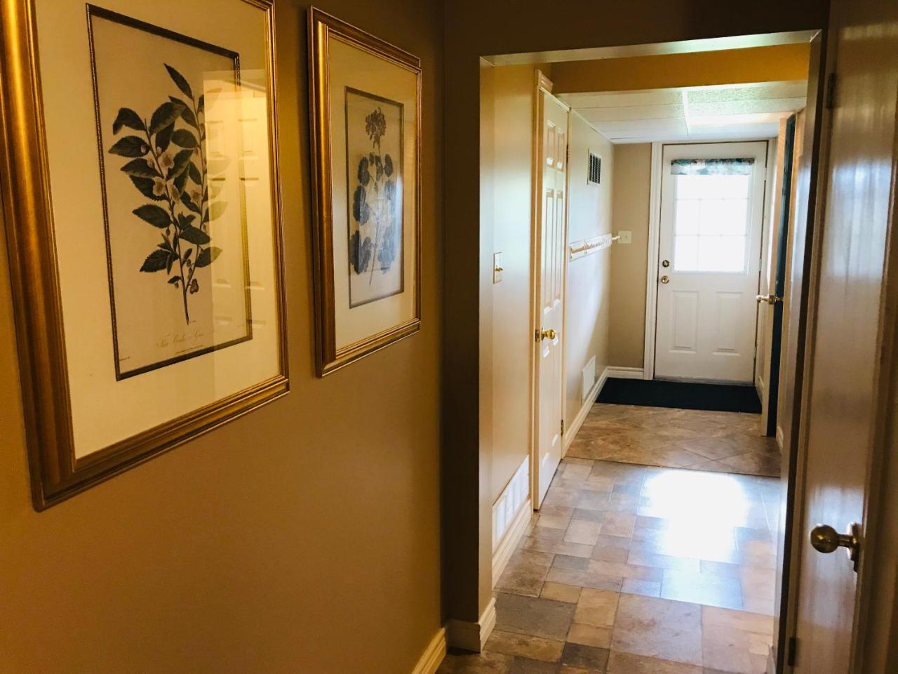 The Glen Huron Inn Duntroon Bagian luar foto